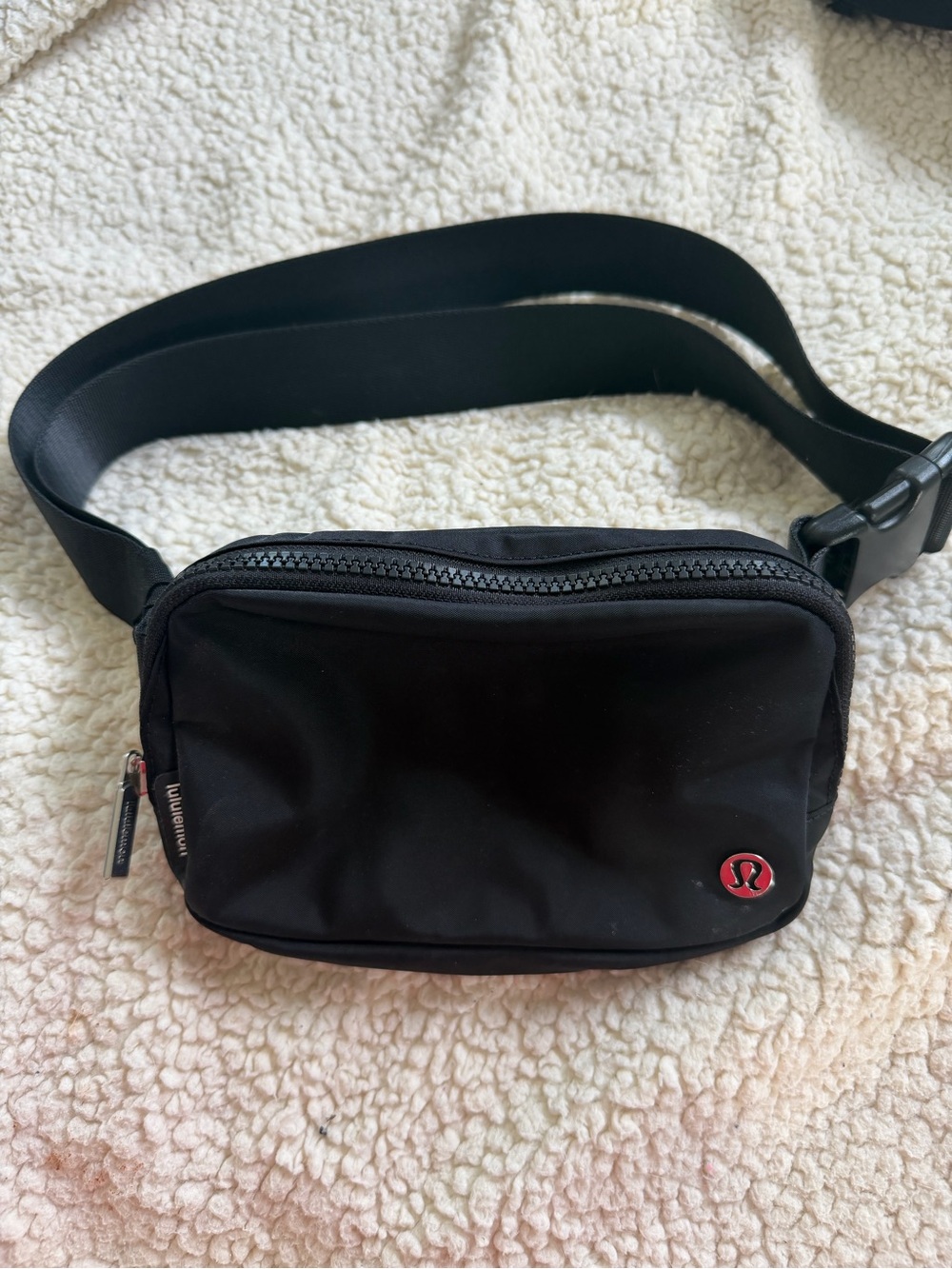 lululemon athletica Black Classic Everywhere Belt Bag
